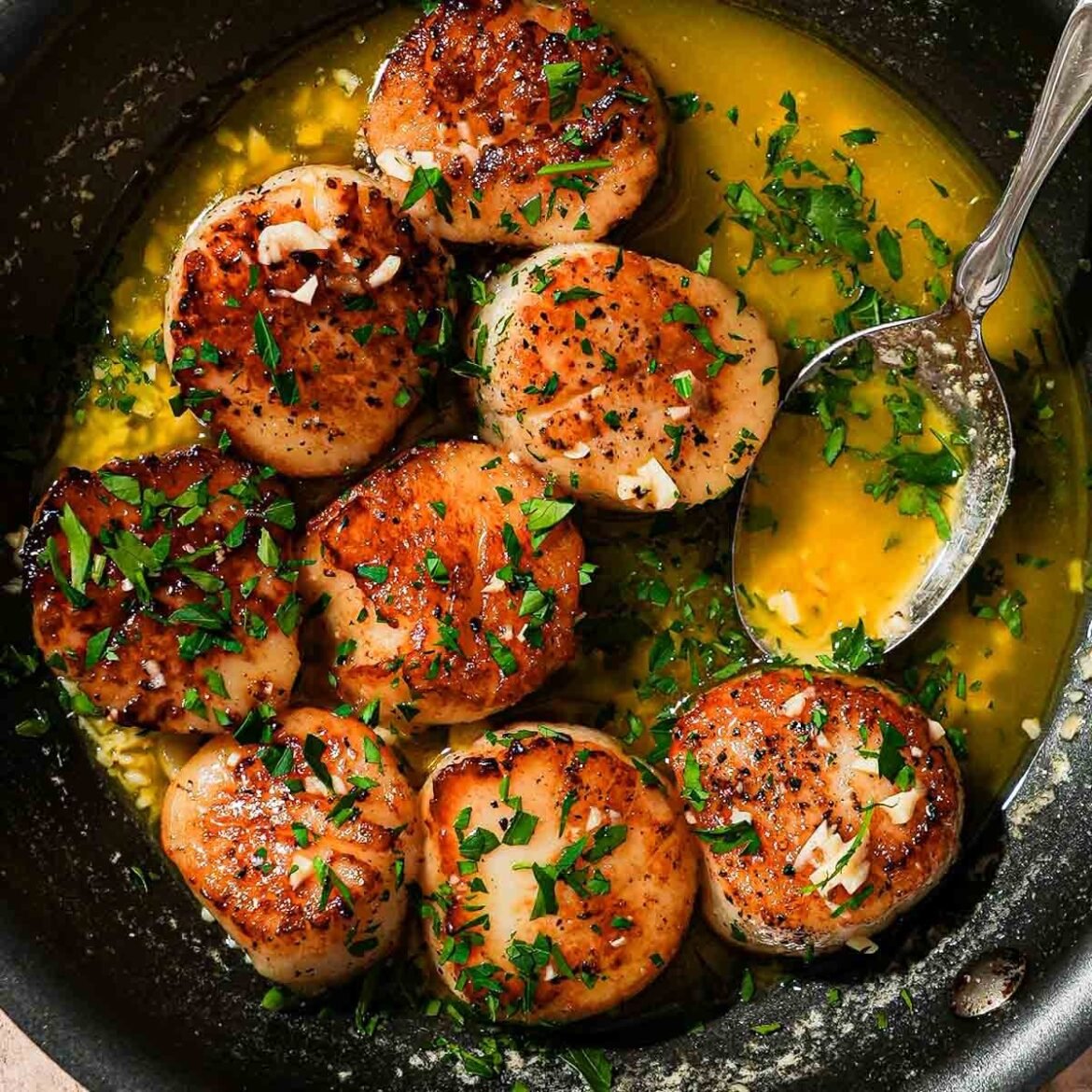 Garlic Butter Scallops with Lemon Zest